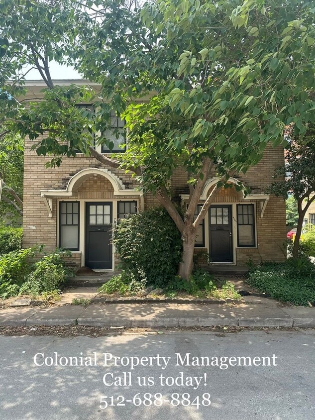 Building Photo - 705 Graham Pl