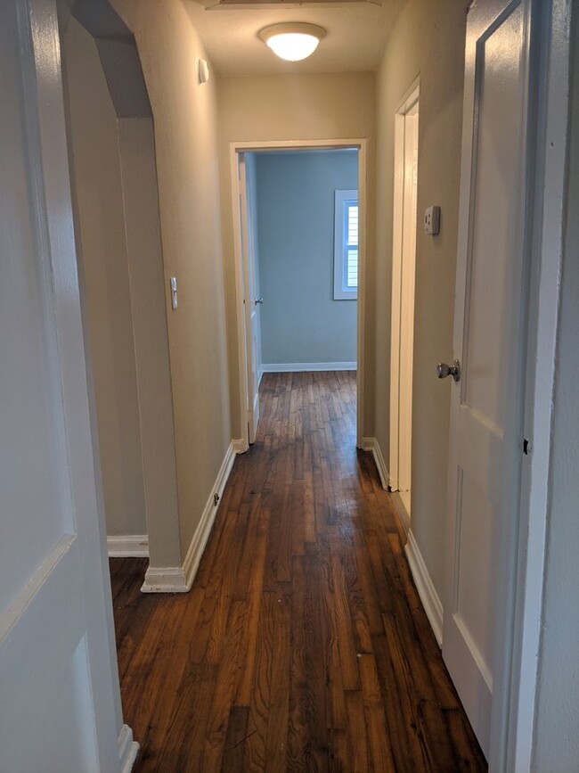 Foto del edificio - Remodeled, New Kitchen, Real Hardwood!