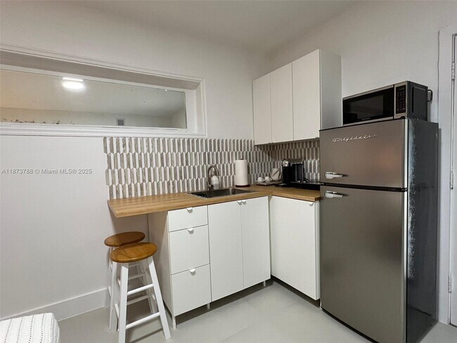 Foto del edificio - 451 NW 131st St