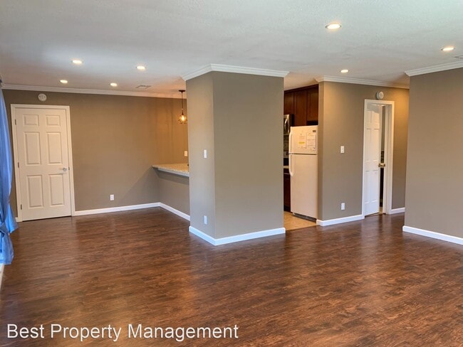 Building Photo - 2 br, 1 bath House - 5564 Roundtree Ter.