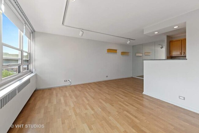 Foto del edificio - 3950 N Lake Shore Dr
