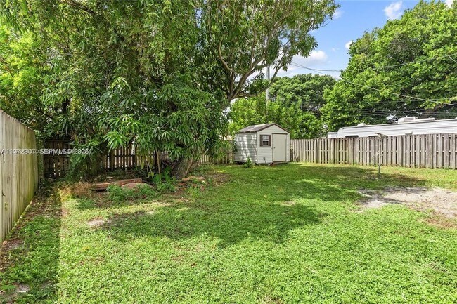 Foto del edificio - 2118 Cleveland St