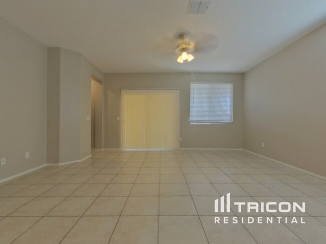 Foto del edificio - 2705 S 116th Ave