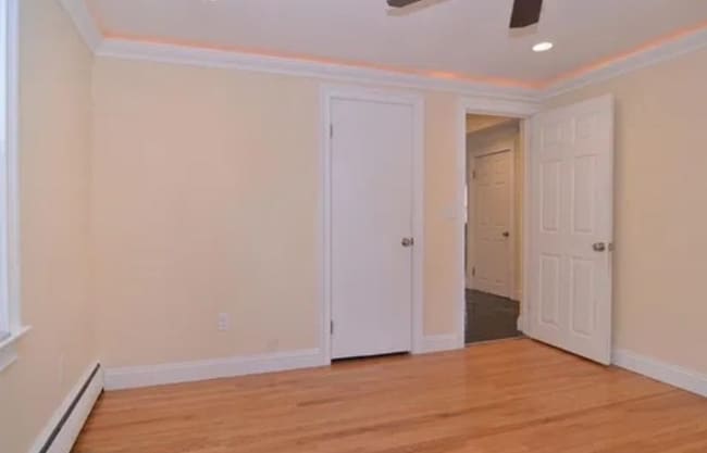 Building Photo - 62 Carteret St