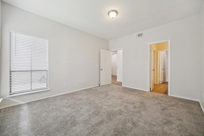 Building Photo - 5001 Lamonte Ln