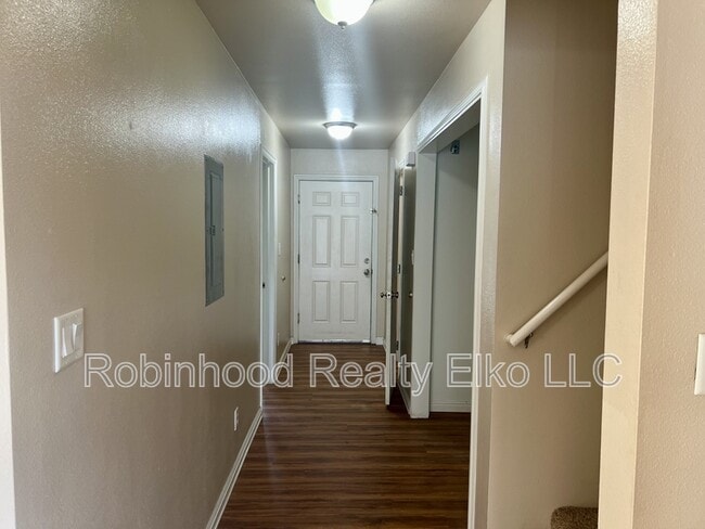 Building Photo - 1640 Winchester Dr