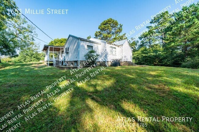 Foto del edificio - 1651 Millie St NE