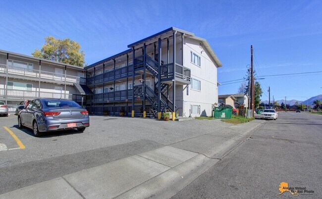 Exterior Right Side - 3701 Richmond Ave