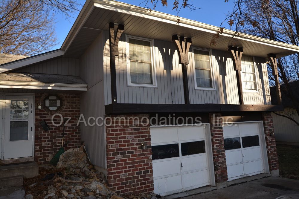 Primary Photo - 5807 Goddard St