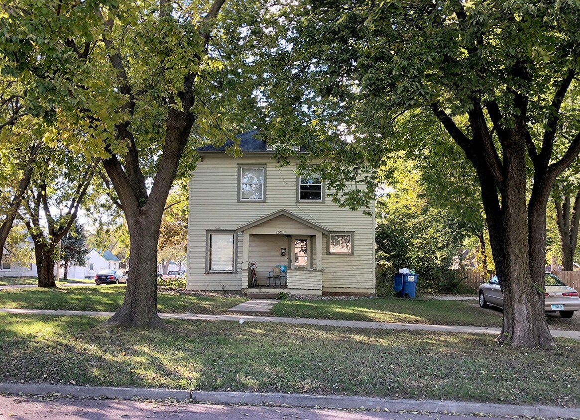 202 Prospect St, Vermillion, SD 57069 Townhome Rentals in Vermillion