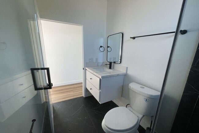 Foto del edificio - 8662 Cadillac Ave