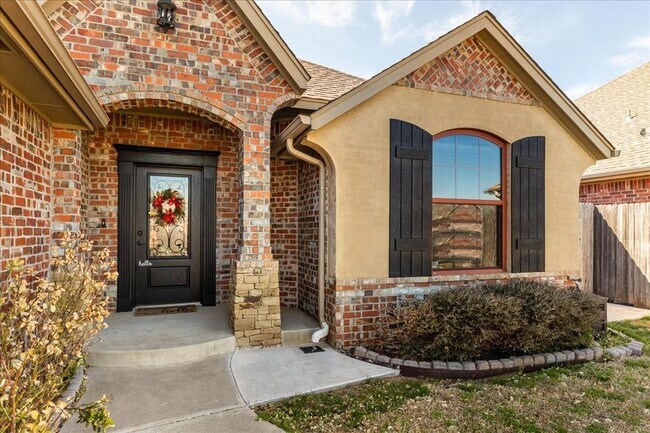 Building Photo - 542 W Chickasaw Ct Way