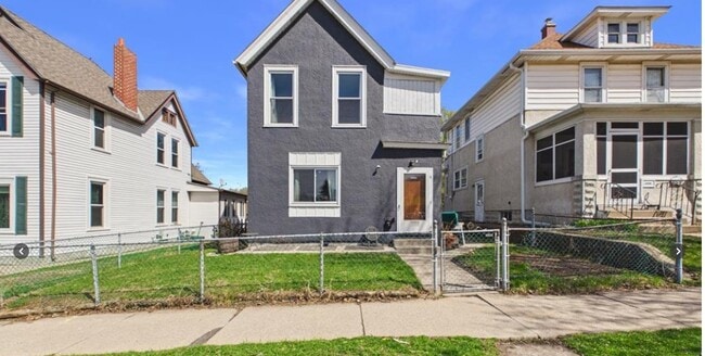 Building Photo - 750 S Robert St
