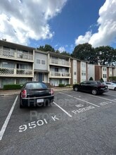 Building Photo - 9501 Shannon Green Dr