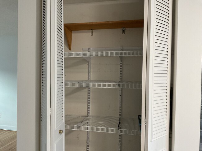 Foto del edificio - 16 Lawton Rd