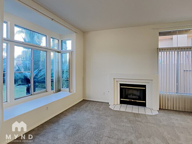 Foto del edificio - 2229 Rolling Ridge Rd