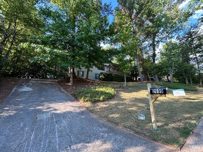Foto del edificio - 2699 Raven Trail NE
