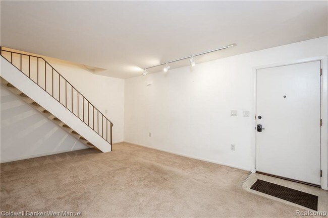 Foto del edificio - 39863 Village Wood Ln