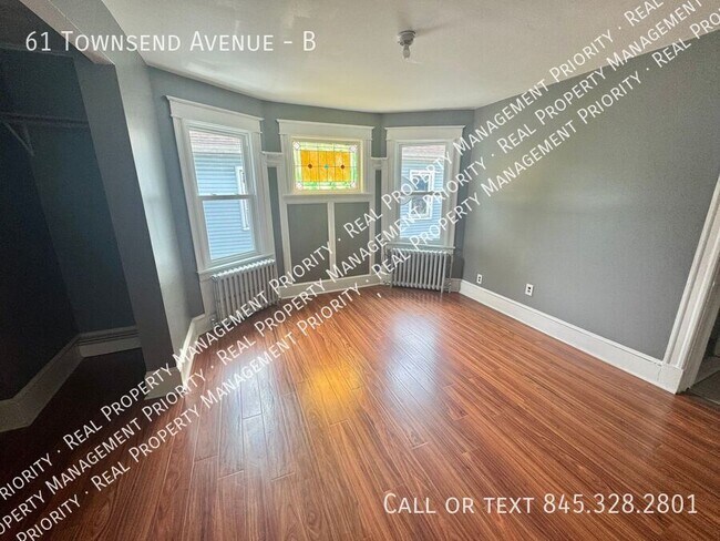 Foto del edificio - 61 Townsend Ave