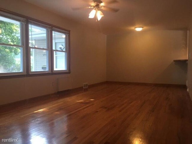 Foto del edificio - 3 br, 1.5 bath House - 6026 Western Avenue