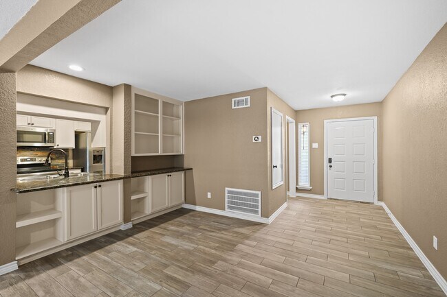 Building Photo - 39 Hideaway Dr