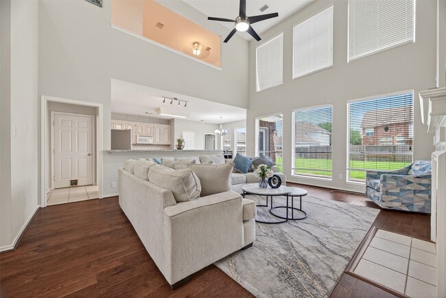 Foto del edificio - 5911 Indian Hills Ln