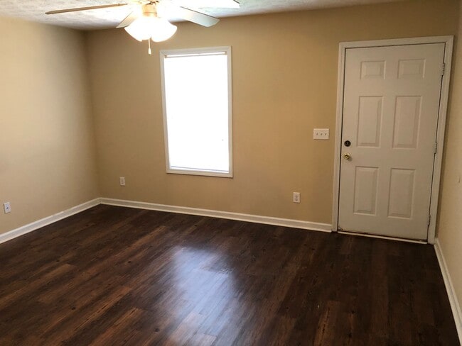 Building Photo - Downs Way BIG Bedrooms!
