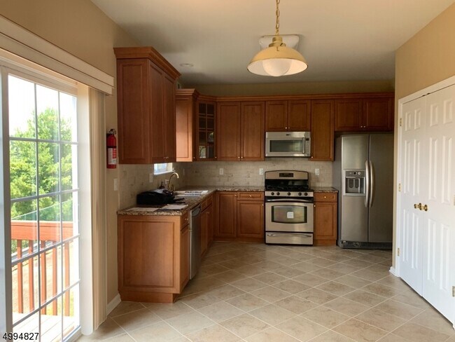 Foto del edificio - 297 Winding Hill Dr