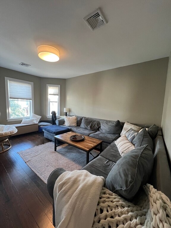 Foto del edificio - 686 E 8th St