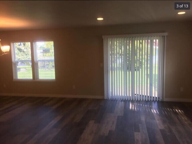 Building Photo - West hill rental home - 3 bedroom and 2.5 ...