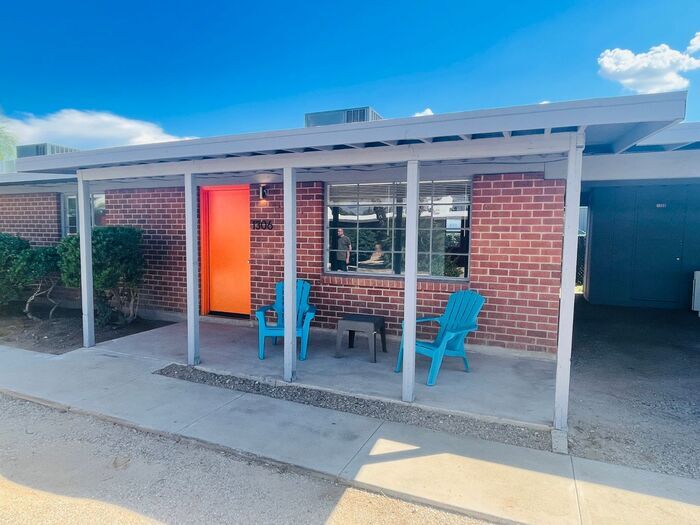 Foto principal - Fully Remodeled 2 Bed / 1 Bath Unit in Cen...