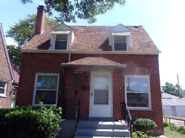 Primary Photo - Great 2 bedroom with basement