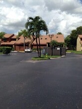 Building Photo - 405 SE 14th St