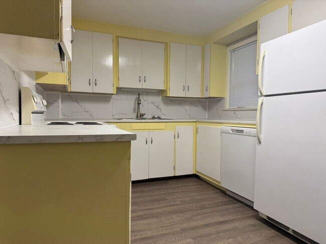 Foto del edificio - 3-bedroom, 1.5-bath Newly Remodeled Home in Roseburg