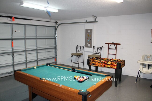 Building Photo - Stunning Fully Furnished ( option to be no...