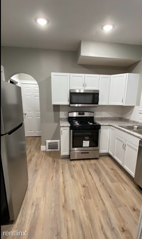 Foto del edificio - 4 br, 2 bath House - 715 W 11th St