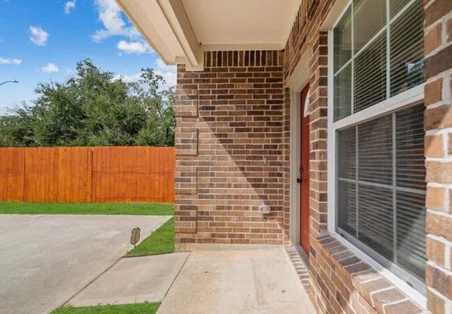 Building Photo - 235 Calloway St