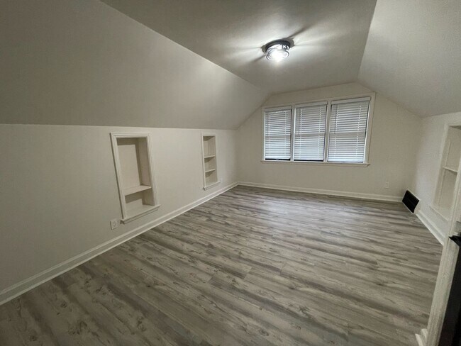 Building Photo - 3154 N 16th St