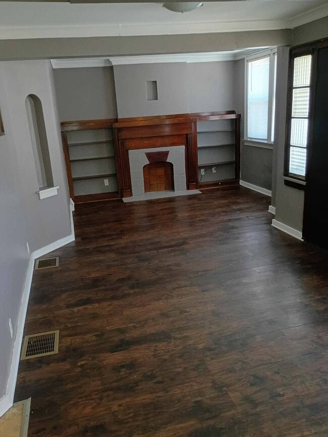Building Photo - 1606 Poplar St