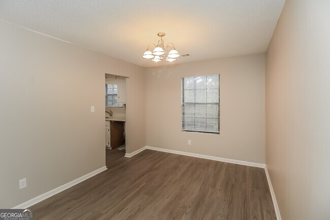 Foto del edificio - 3288 Timor Cir