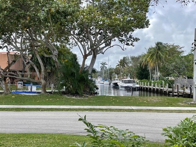 Foto del edificio - 846 SW 10th St