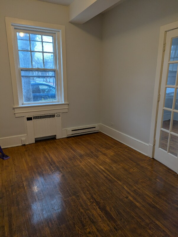 Foto del edificio - 102 S Maple Ave