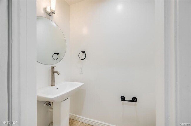 Building Photo - 4 br, 3.5 bath House - 7126 Atheling Way