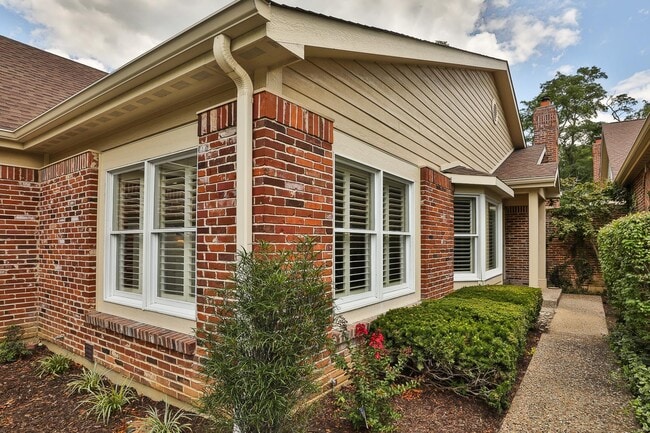 Building Photo - 1627 Timberlake Manor Pkwy