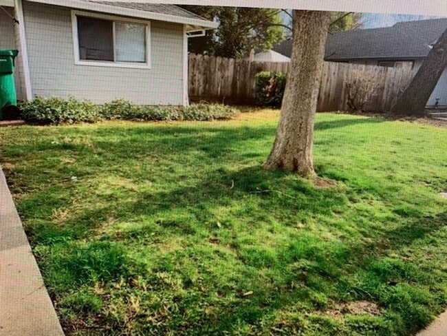 Building Photo - Greenwood Estates has a Unique, 2 Bedroom ...