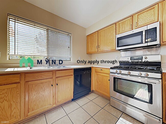 Building Photo - 4 br, 3 bath House - 10791 W Mountain View Dr