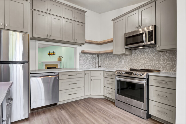 Foto del edificio - 2827 Springfield Dr