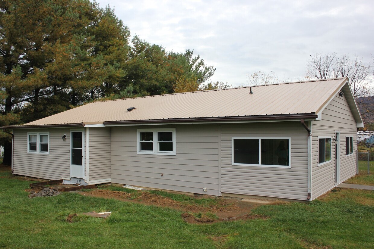15658 N Valley Pike, New Market, VA 22844 House Rental in New Market