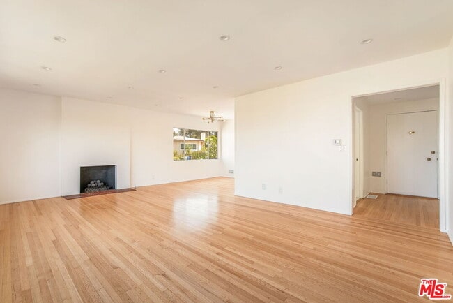 Foto del edificio - 2535 Ivanhoe Dr