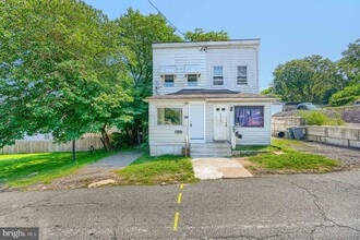 Building Photo - 7621 Cypress Ave